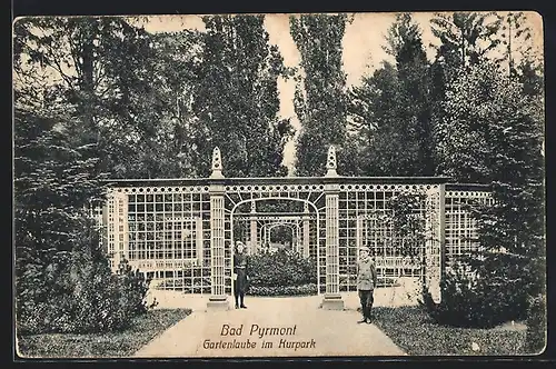 AK Bad Pyrmont, Gartenlaube im Kurpark