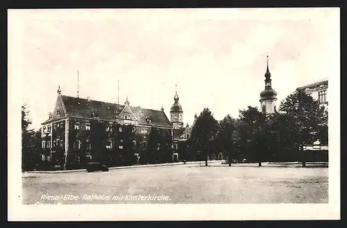AK Riesa / Elbe, Rathaus mit Klosterkirche