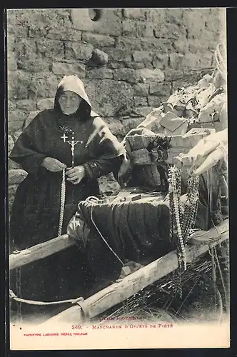 AK Marchande D`Objets de Piètè, Languedoc-Roussillon