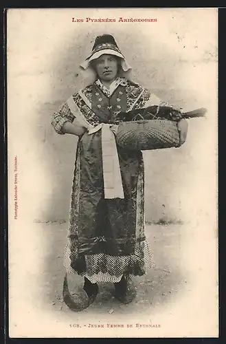 AK Jeune Femme de Bethmale, Languedoc-Roussillon