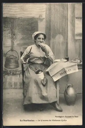 AK Pays de la Loire, Frau frühstückt und liest Zeitung