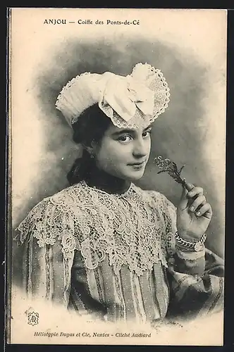 AK Anjou, Coiffe des Ponts-de-Ce