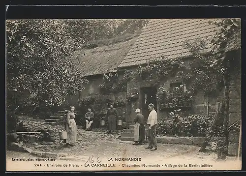 AK La Carneille, Chaumière Normande, Village de la Bethelottière