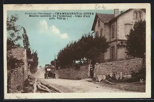 AK Champagnat-le-Jeune, Mairie (arrivée de l`Autobus)