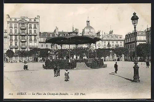 AK Brest, La Place du Champ-de-Bataille