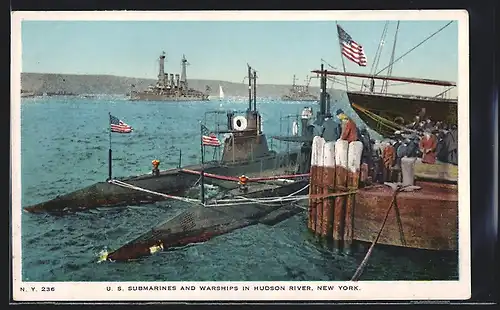 AK New York, U. S. Submarines and Warships in Hudson River, U-Boote in der Werft