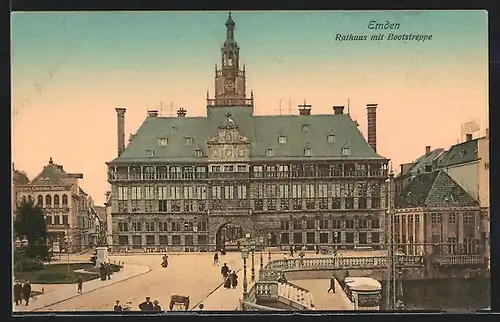 AK Emden / Ostfr., Rathaus und Bootstreppe