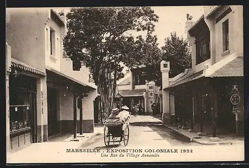AK Marseille, Exposition Coloniale 1922, Une Rue du Village Annamite, Rickshaw