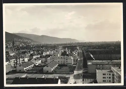 AK Heidelberg / Neckar, Ortsansicht mit Wohnhäusern u. Bergen im Hintergrund