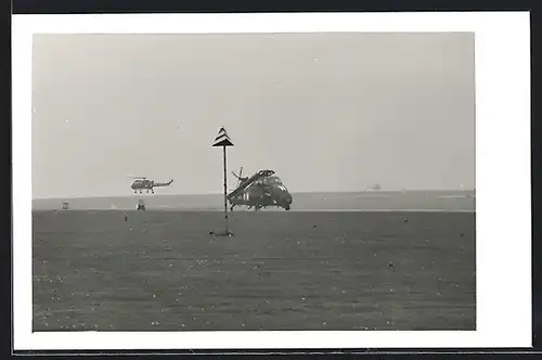 AK Hubschrauber auf einem Flugfeld