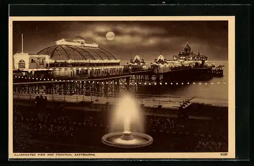 AK Eastbourne, Illuminated Pier and Fountain