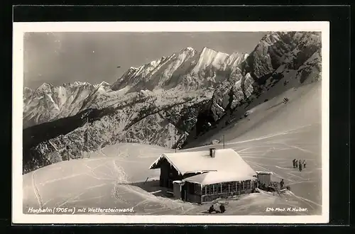 AK Garmisch, Cafe Hochalm im Winter mit Wettersteinwand