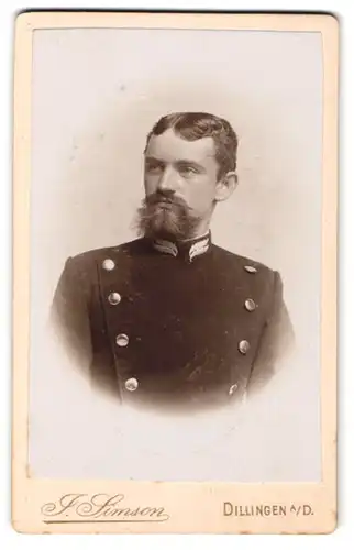 Fotografie J. Simson, Dillingen a. D., Jäger in Uniform mit Bart