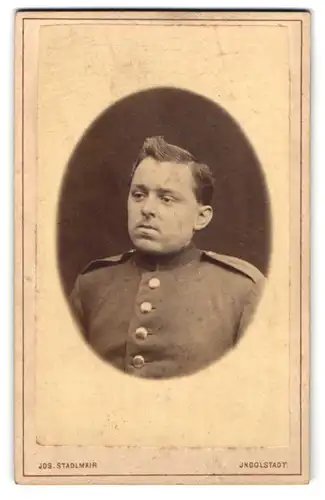 Fotografie Jos. Stradlmaier, Ingolstadt, Soldat in Uniform Rgt. 1