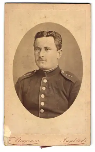 Fotografie F. Bergmann, Ingolstadt, Soldat in Uniform Rgt. 1
