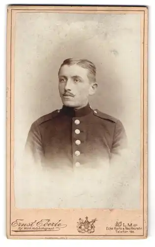 Fotografie Ernst Eberle, Ulm, Soldat in Uniform