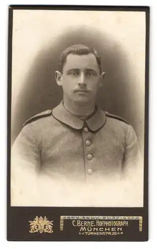 Fotografie C. Berne, München, bayerischer Soldat in Feldgrau Uniform