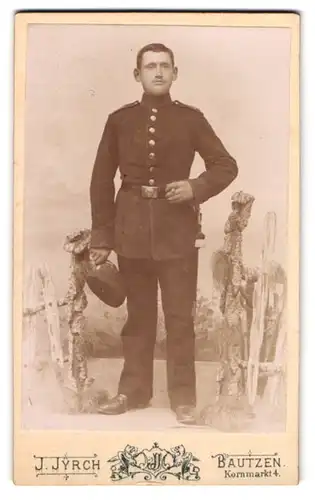 Fotografie J. Jyrch, Bautzen, Soldat aus Sachsen in Uniform mit Bajonett