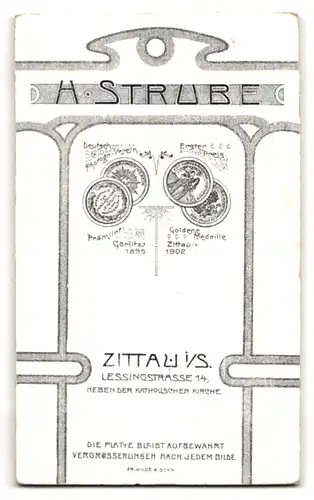 Fotografie H. Strube, Zittau i. S., Lessingstr. 14, Junges Paar in eleganter Kleidung