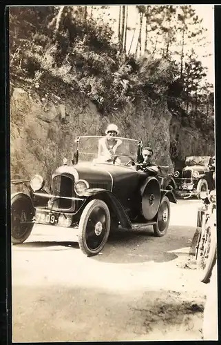 Fotografie Auto Citroen 5CV Cabrio (1924), Paar im offenen Cabriolet, Kennzeichen 7209-M4