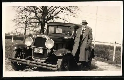 Fotografie Auto Willys-Overland (1930), PKW mit Kfz-Kennzeichen Michigan 1932319-229