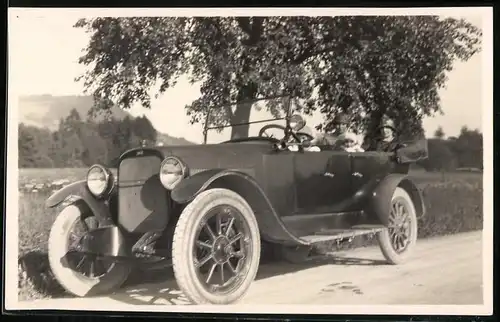 Fotografie Auto Chandler Dispatch Cabrio (1921), Damen und Kleinkind im offenen PKW