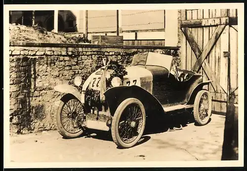 Fotografie Auto Amilcar CC Roadster - Cabrio (1923), Rennwagen mit Startnummer 77 & Siegerkranz