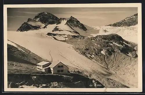 AK Wiesbadener Hütte, Berghütte mit Blick auf den Gipfel