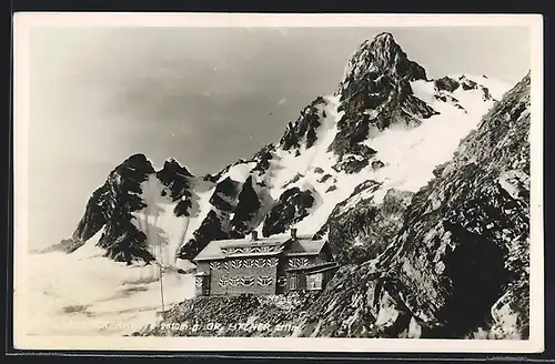 AK Saarbrücker Hütte, Berghütte mit Gipfelblick