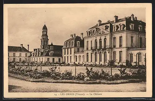 AK Les Ormes, Le Château