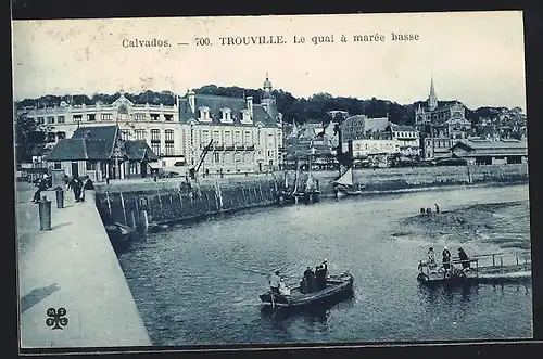 AK Trouville, Le quai à marée basse