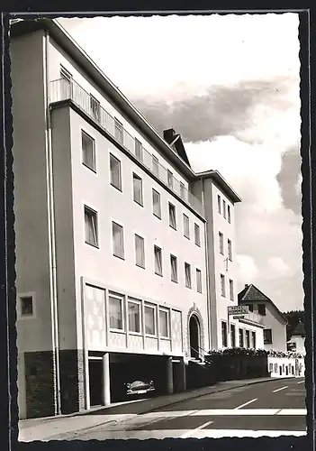 AK Daun, Hotel Hommes