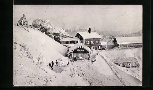 AK Wendelsteinhaus, Hütte mit Kirche im Winter