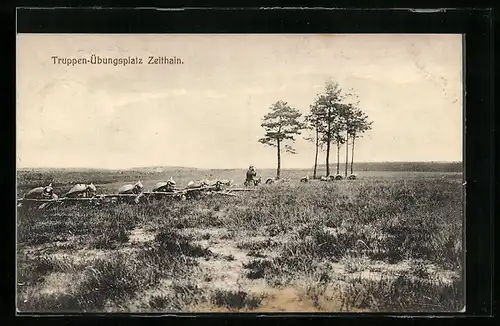AK Zeithain, Truppenübungsplatz, Soldaten in Schusstellung auf dem Feld