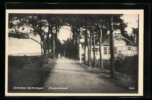 AK Boltenhagen /Ostsee, Strandpromenade mit Gebäude