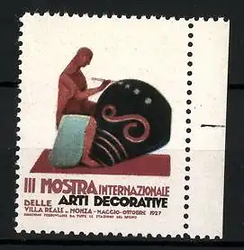 Reklamemarke Monza, III. Mostra Internazionale delle Arti Decorative 1927, Maler dekoriert einen grossen Krug