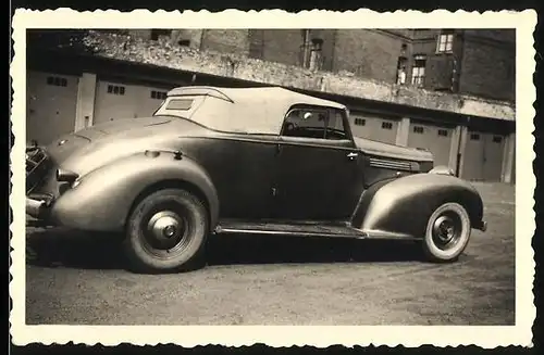 Fotografie Auto Packard (1938), Cabrio mit geschlossenem Verdeck