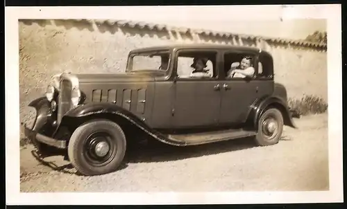 Fotografie Auto Citroen 10 (1932), Dame am Steuer
