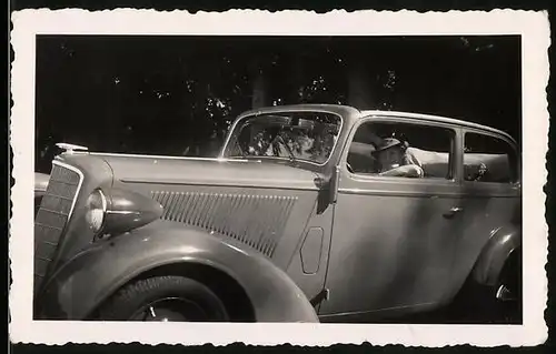 Fotografie Auto Opel 2L (1937), Dame sitzt im Cabrio
