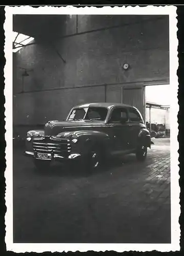 Fotografie Auto Ford Super-Deluxe Tudor Sedan (1946)