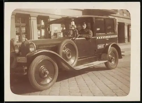 Fotografie Auto Adler (1925), Taxi - Droschke mit Kennzeichen Berlin