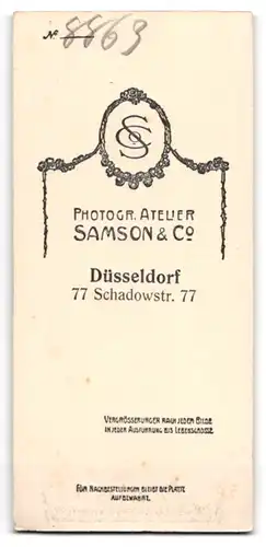 Fotografie Samson, Düsseldorf, junge Frau zum Fasching als Vagabundin / Zigeunerin im Kostüm