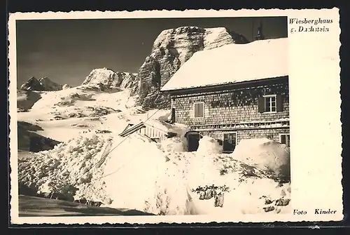 AK Wiesberghaus, Berghütte gegen Dachstein im Winter