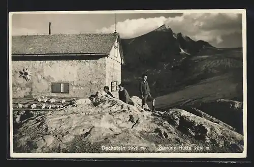 AK Simonyhütte, Teilansicht mit Gipfelblick