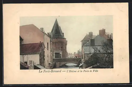 AK La Ferté-Bernard, L`Huisne et la Porte de Ville