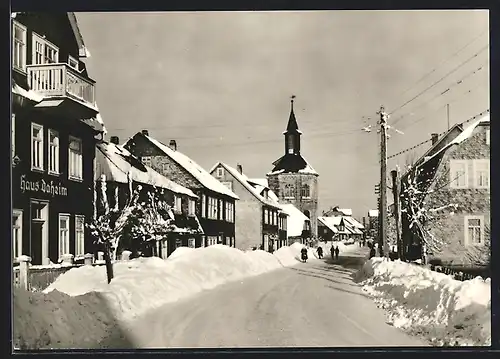 AK Neustadt /Rstg., Rennsteigstrasse mit Haus Daheim im Winter