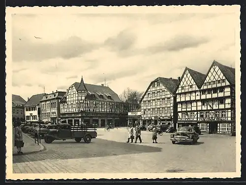 AK Soest, Marktplatz mit Autos