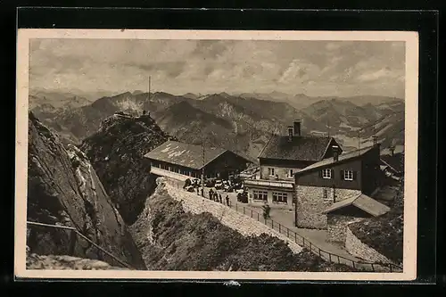 AK Wendelsteinhaus, Ansicht im Bergpanorama