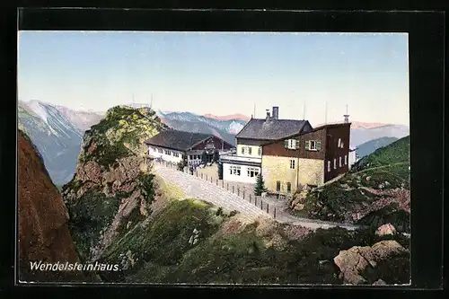 AK Wendelsteinhaus, Blick auf die Berghütte