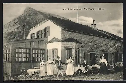 AK Münchnerhaus, Am Watzmann, Menschen in Tracht